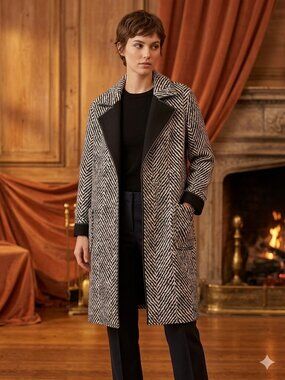 Katherine Barklay Montreal Black & White Chevron Pattern Long Coat size M